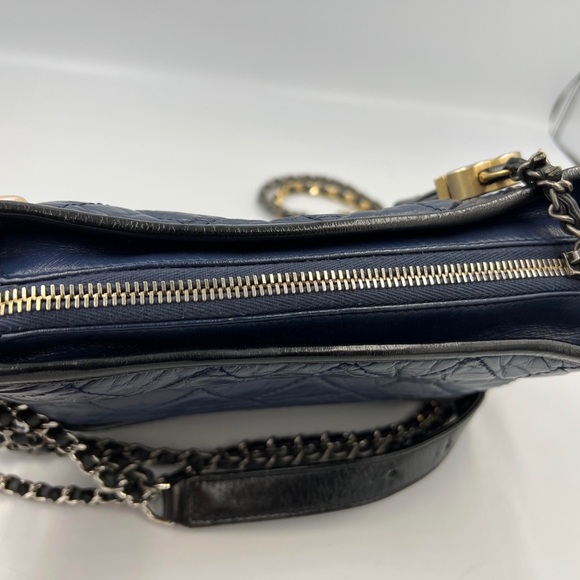 3⃣️8⃣️0⃣️0⃣️Chanel Small Gabrielle Hobo Navy - Picture 6 of 12